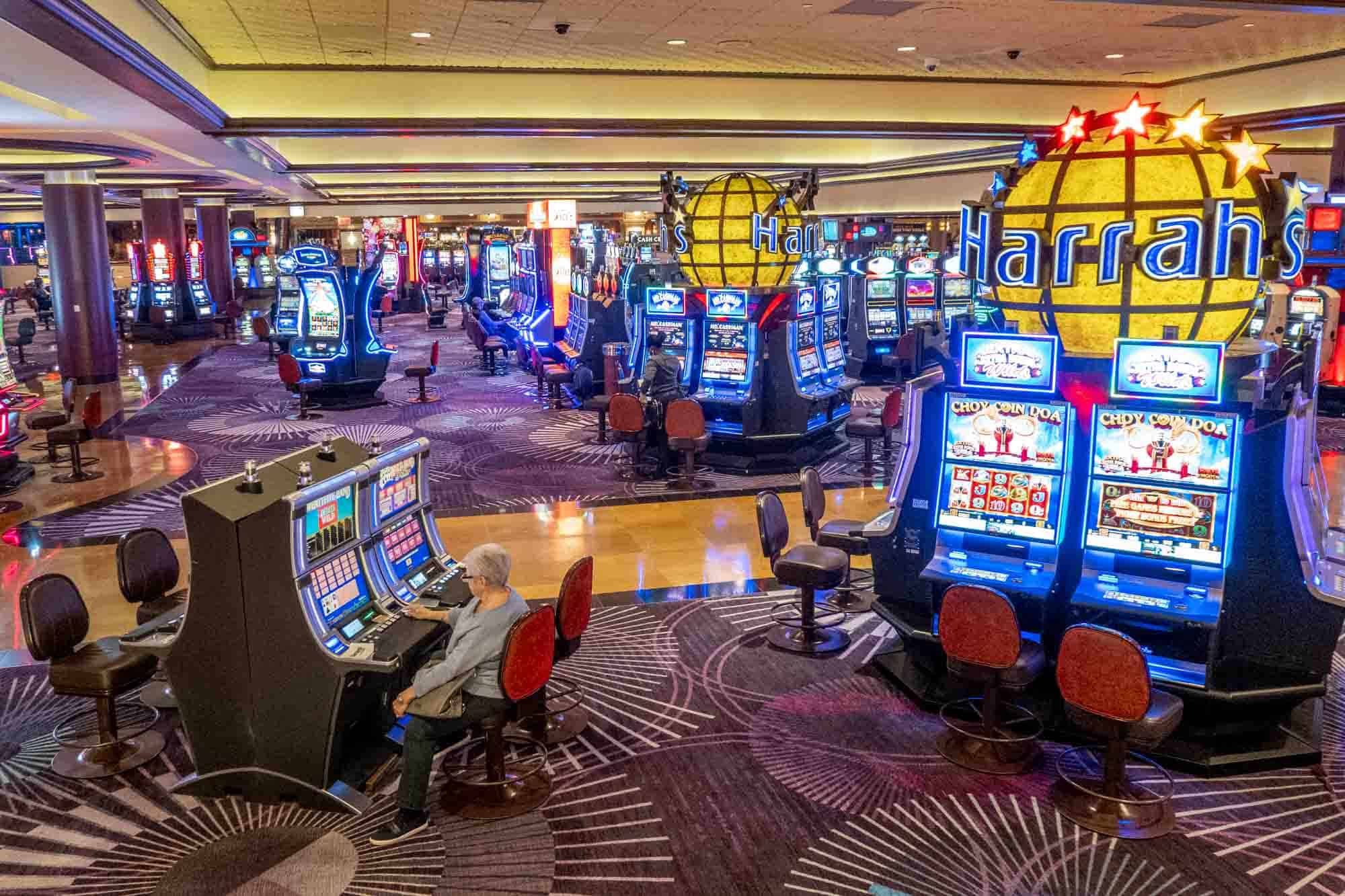 Slot Makinelerinin Gizli Kodları: Başarıya Giden Yollar